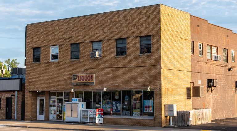 call out image for Expo Mart Liquor